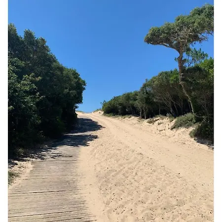Сasa de vacaciones Maison Avec Piscine Sur Le Golf - A 600m
